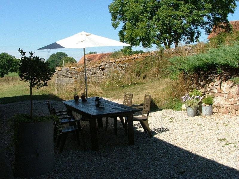 Domaine De La Madeleine Bed & Breakfast Ygrande Exterior foto