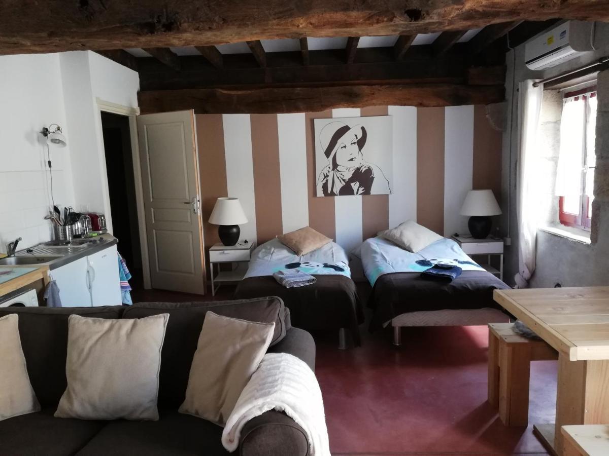 Domaine De La Madeleine Bed & Breakfast Ygrande Exterior foto
