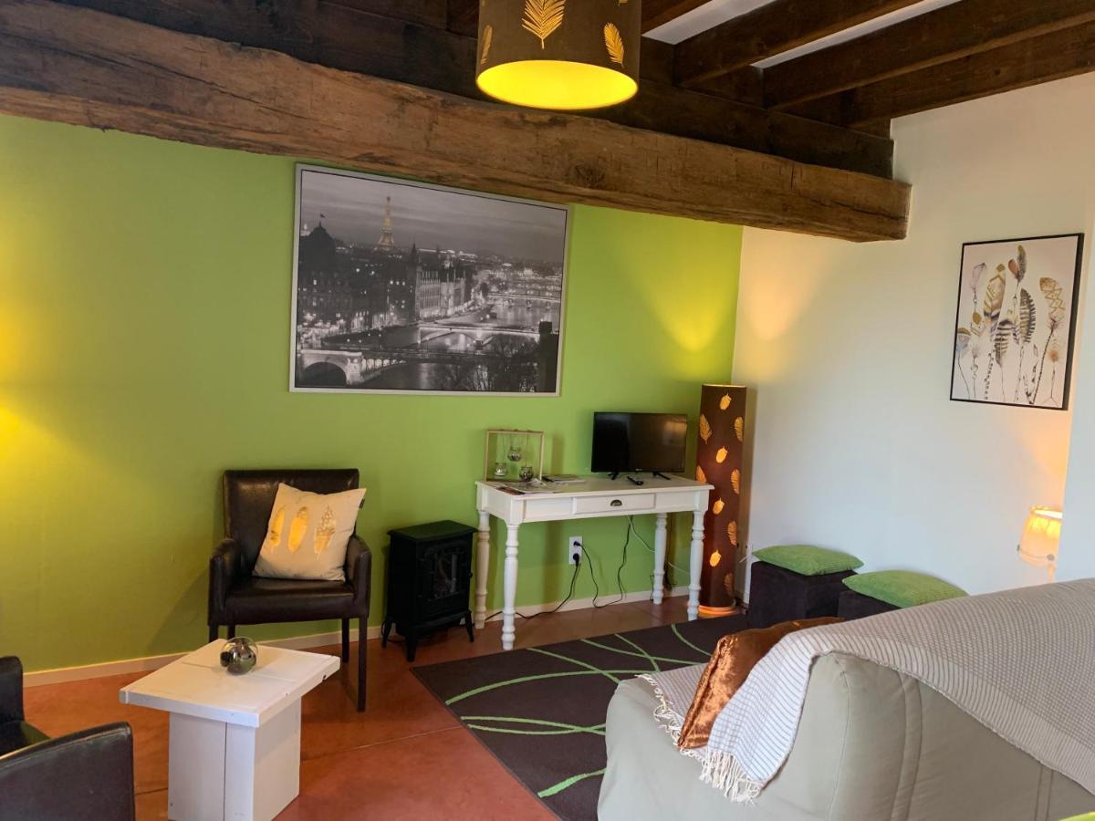 Domaine De La Madeleine Bed & Breakfast Ygrande Exterior foto